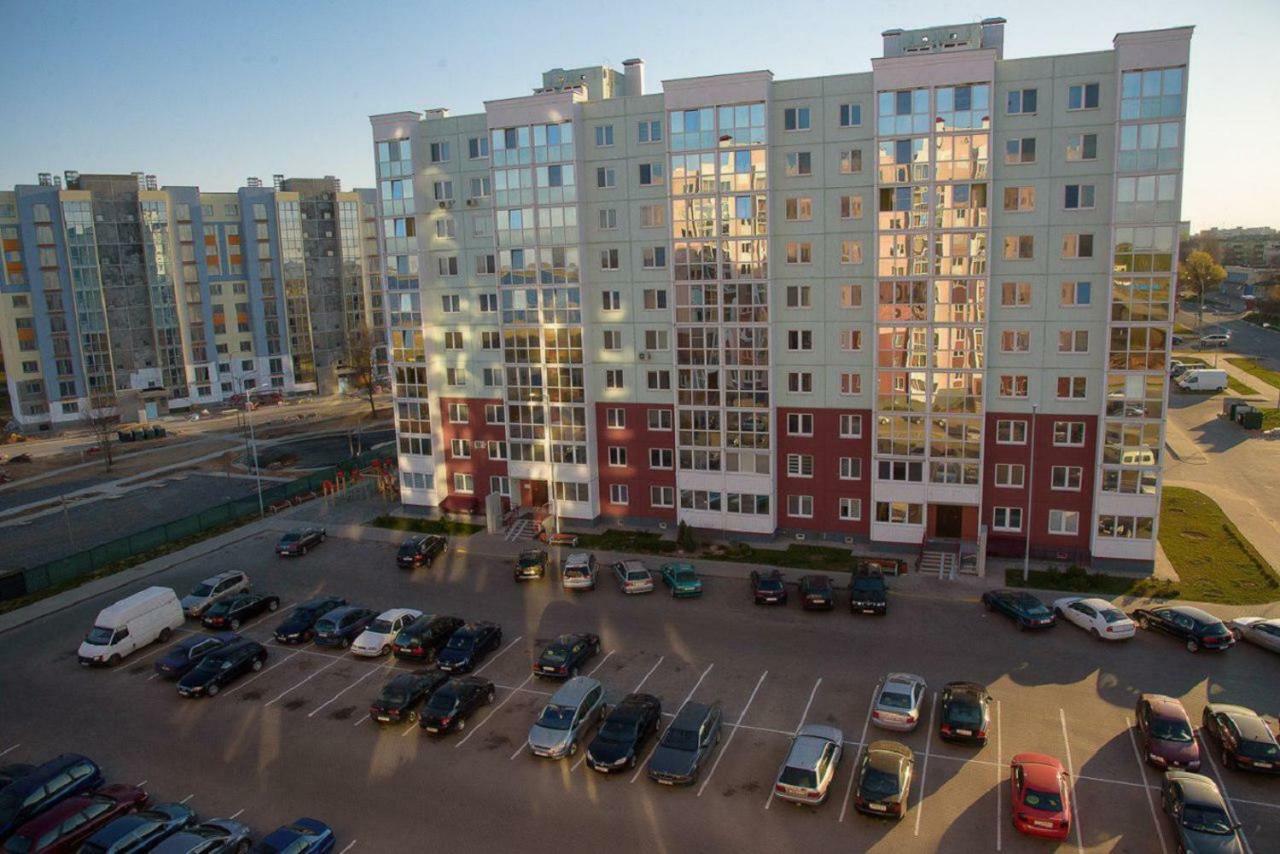 Paulmarie Apartments On Kozlova Soligorsk Exterior photo